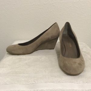 Franco Sarto Suede wedges